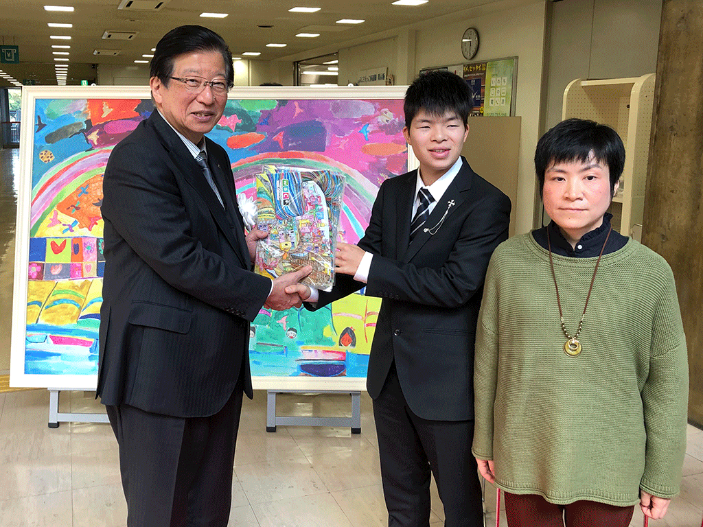 静岡県知事とアーティストたち