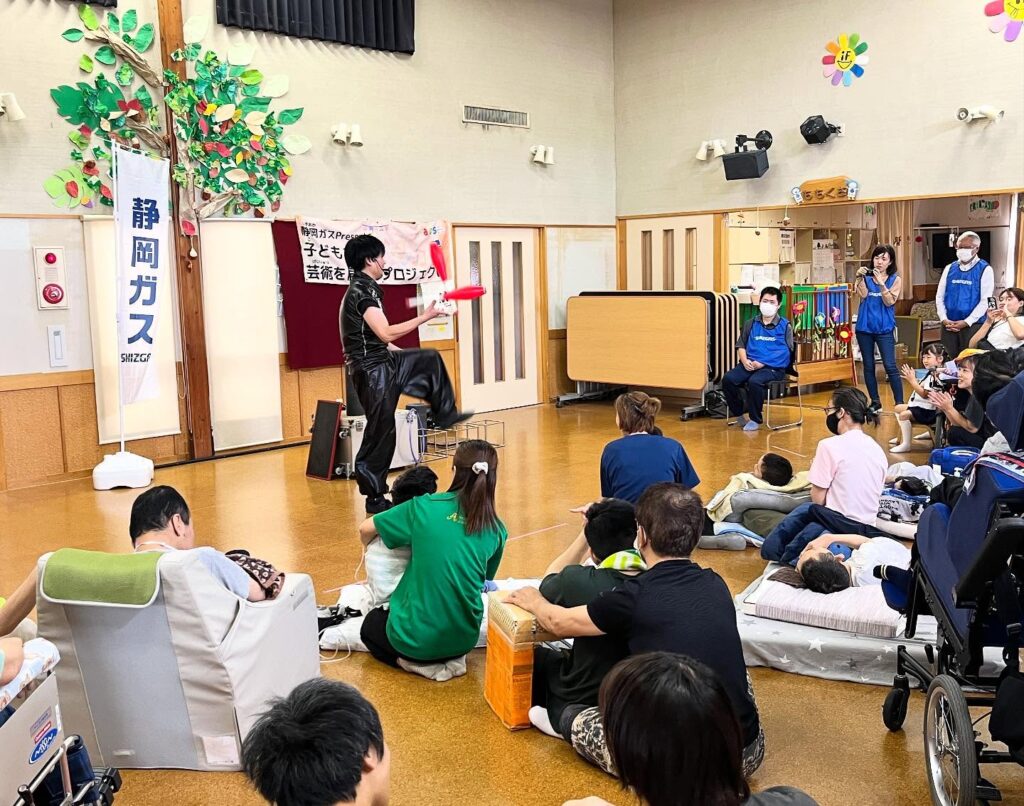 子どもたちに芸術を届けるプロジェクト2